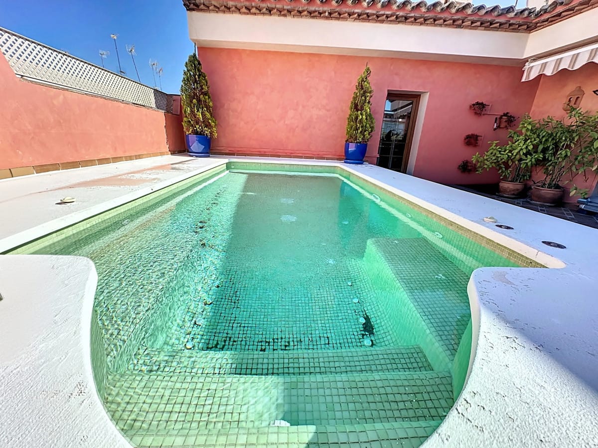7-slaapkamer stadswoning in Estepona in Estepona - foto 15