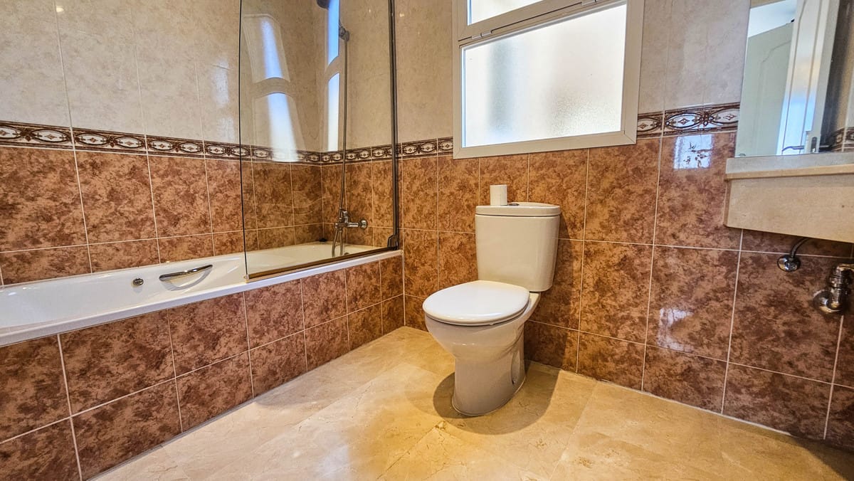 Villa met 4 slaapkamers in La Duquesa in La Duquesa - foto 15