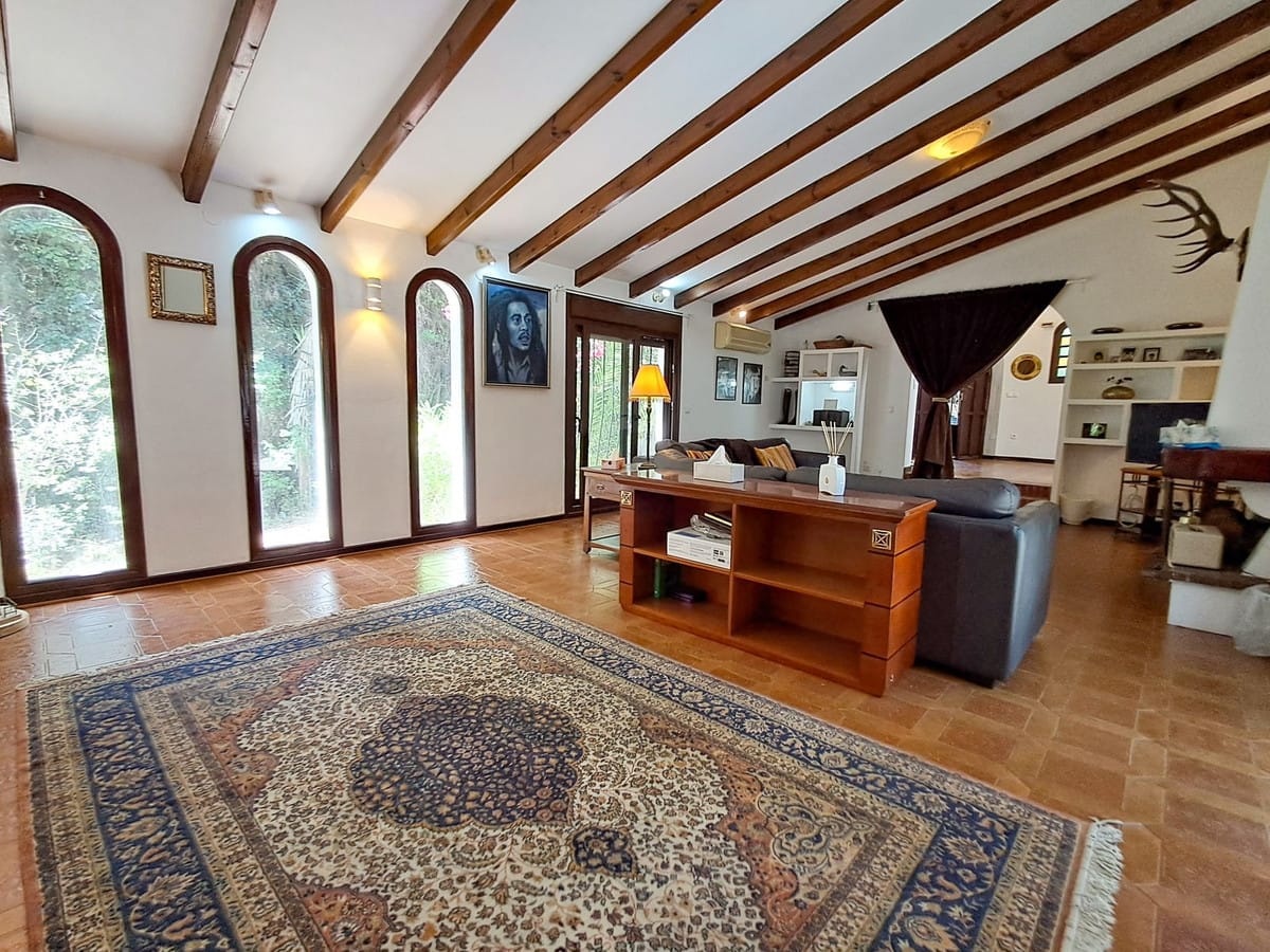 Villa met drie slaapkamers in Calahonda in 36.745261 - foto 3