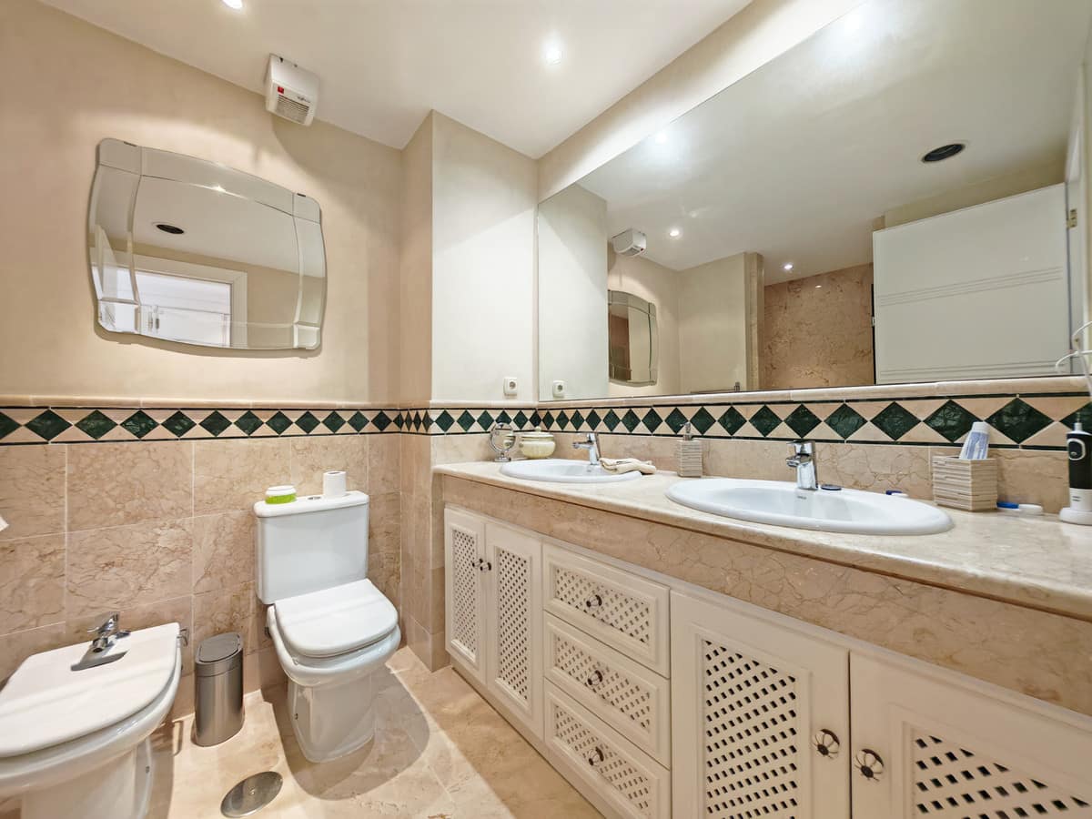 2-slaapkamer appartement te koop in Marbella (Rio Real Golf) in Marbella - foto 16