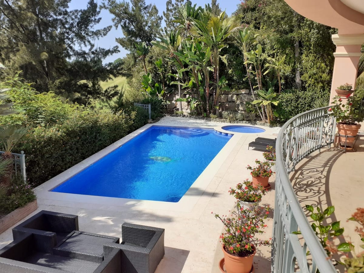 Villa met 4 slaapkamers in Estepona in Estepona - foto 4