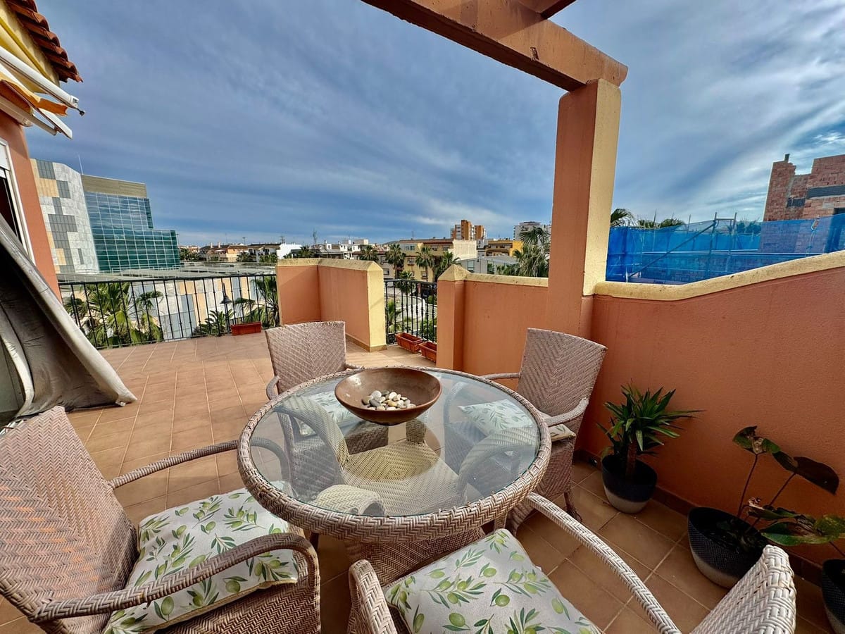 Penthouse met groot terras en open uitzicht in Las Lagunas — 1 slaapkamer in Las Lagunas - foto 2