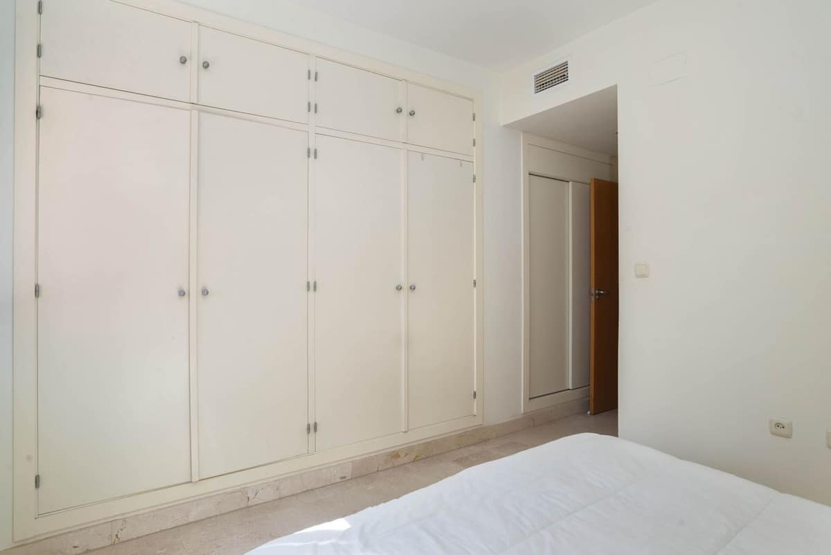 2 bedroom Apartment in Marbesa in Marbesa - foto 17