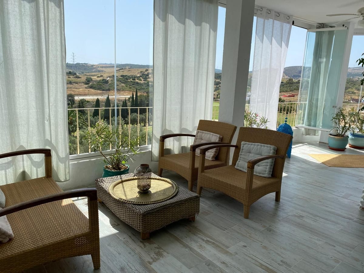 Penthouse direct aan de golfbaan in Estepona met panoramisch uitzicht in Estepona - foto 11
