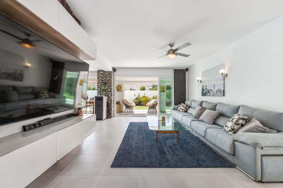 Moderne 3-slaapkamer villa in Estepona op loopafstand van het strand in Estepona - foto 4