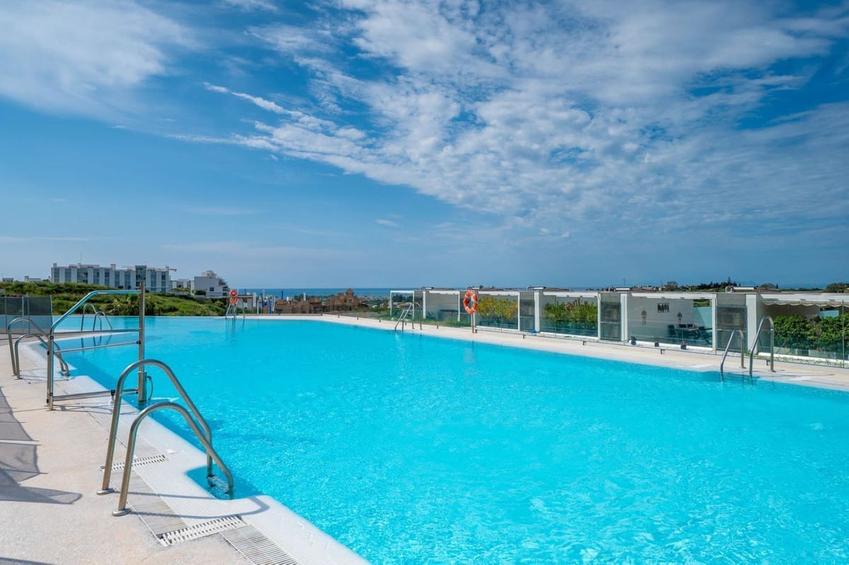 3-slaapkamer townhouse met privé solarium en zeezicht in Cancelada, Estepona in Cancelada - foto 19