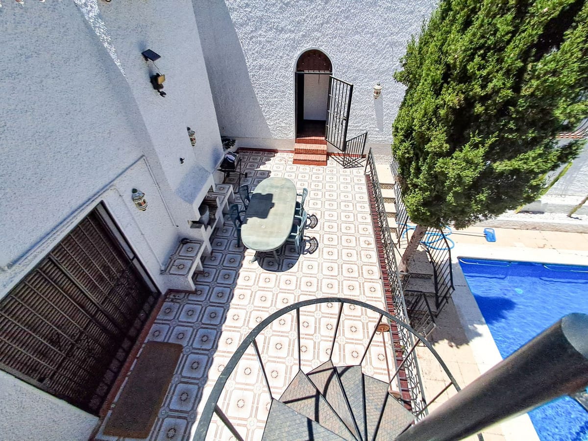 Villa met drie slaapkamers in Calahonda in 36.745261 - foto 4