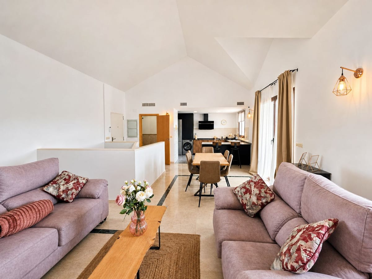 Elegant gerenoveerde rijwoning met panoramisch zeezicht in Doña Julia, Casares Playa in Casares Playa - foto 8