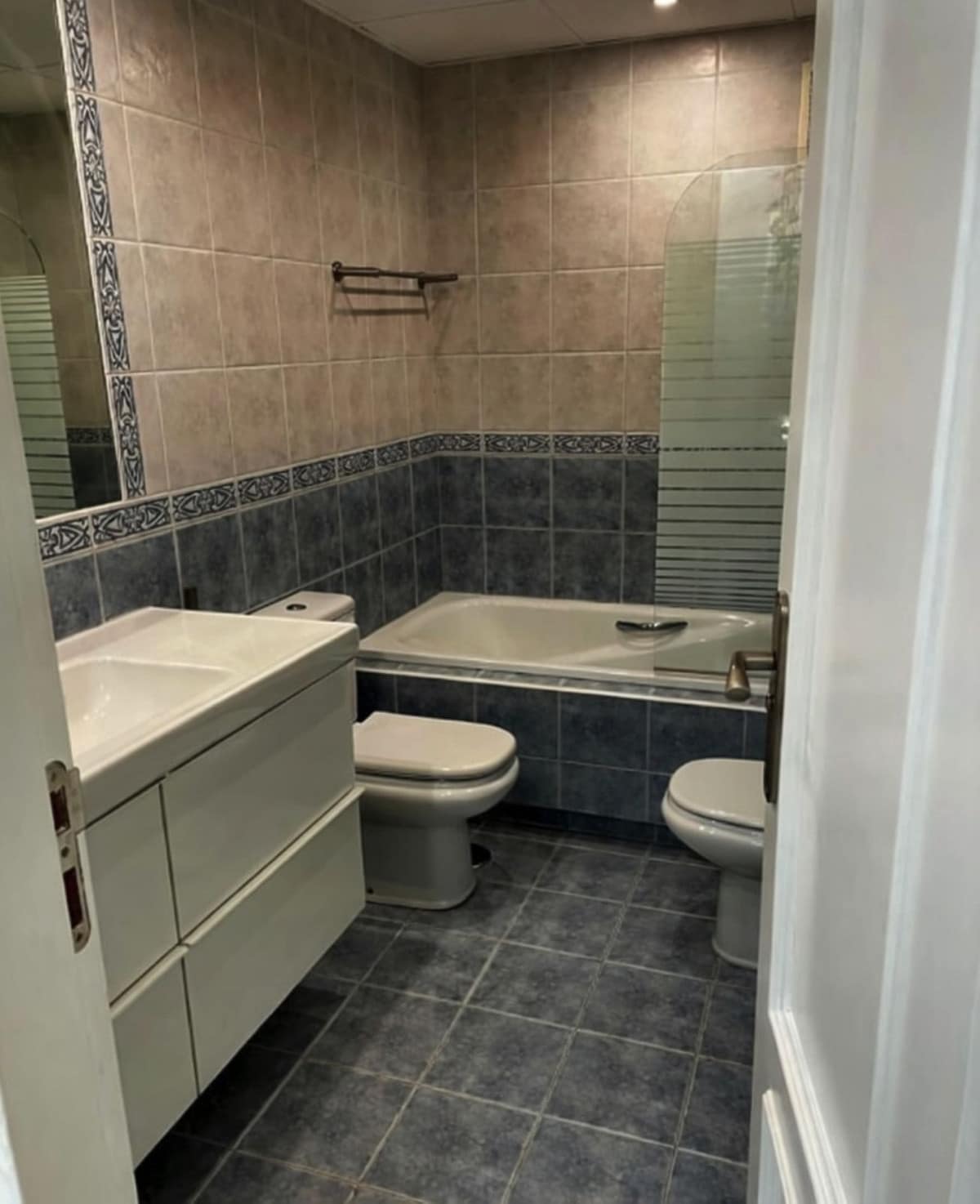 Ruime 4-slaapkamer stadswoning met privégarage en lift in Marbella in Marbella - foto 13