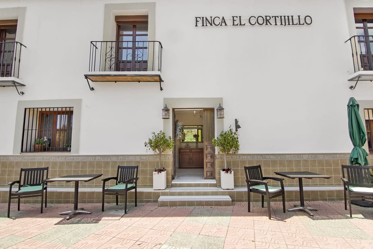 Finca met 6 slaapkamers en Bed & Breakfast-optie in Canillas de Albaida, Málaga in Canillas de Albaida - foto 3
