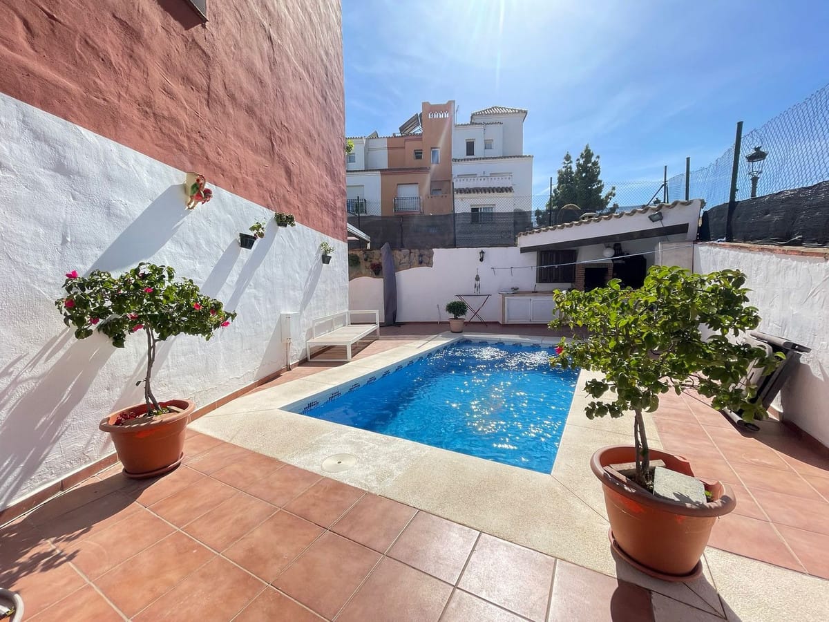 3-slaapkamerwoning in Estepona met privézwembad in Estepona - foto 2