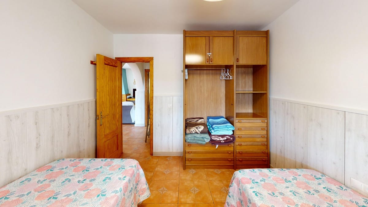 Huis met 3 slaapkamers in Sayalonga in Sayalonga - foto 11