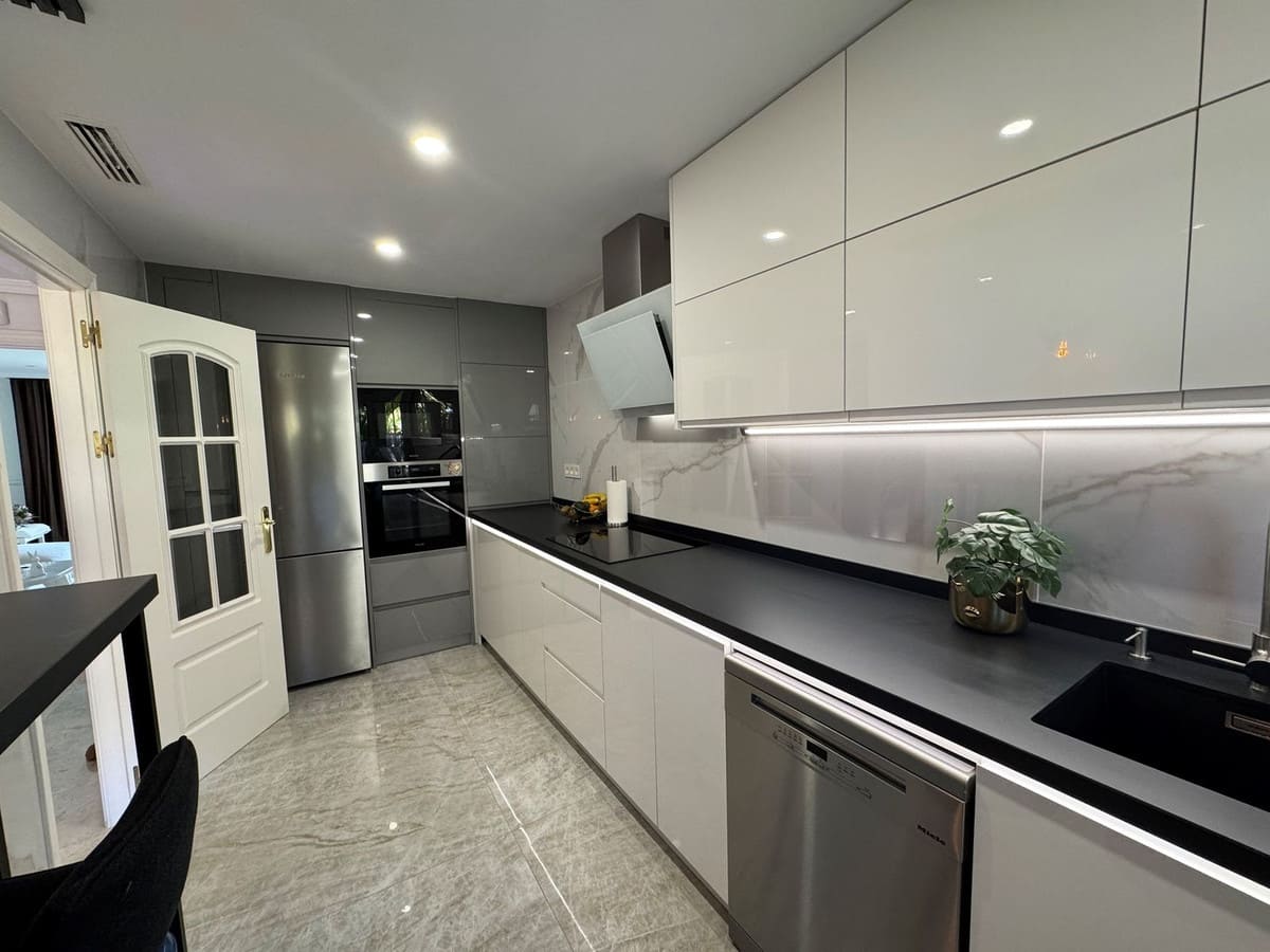 4-slaapkamer rijwoning in Calahonda met privé tuin en garage in Calahonda - foto 8