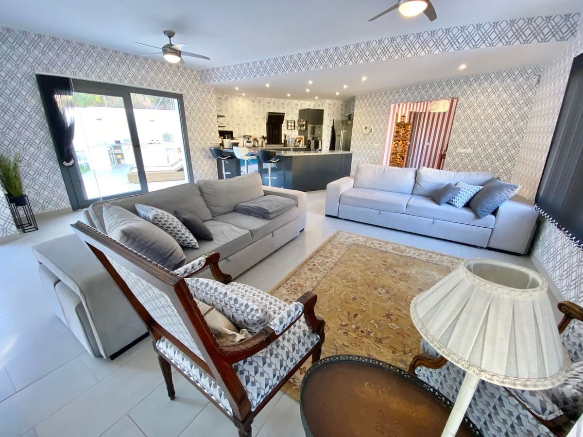 Villa te koop in El Faro, Mijas – 4 slaapkamers, 4 badkamers, 300 m² in Mijas - foto 10