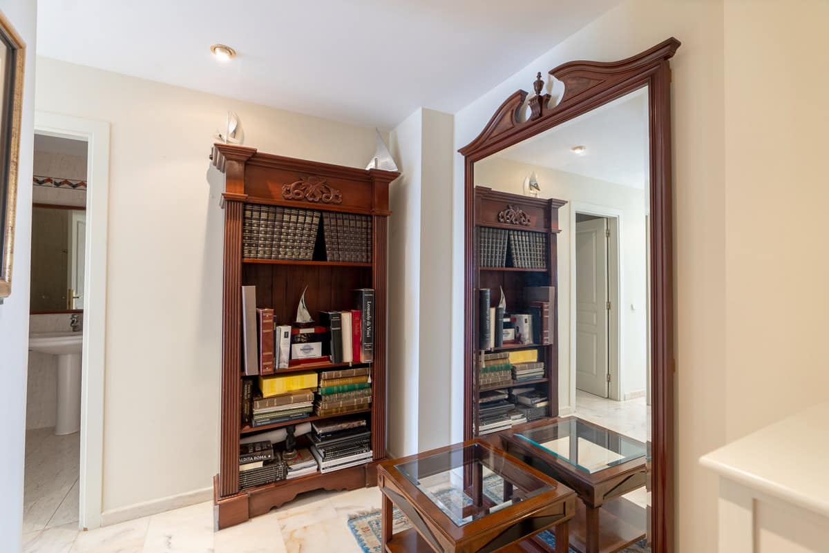 Drie-slaapkamer appartement in Estepona in Estepona - foto 12