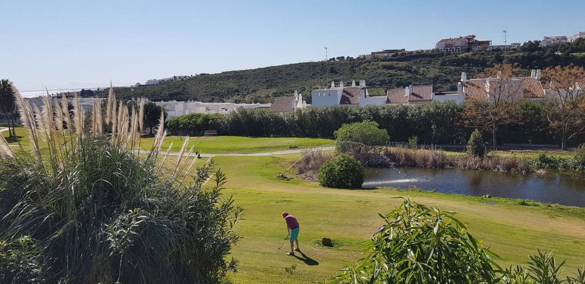 Drie-slaapkamer hoekappartement in Casares Golf in Casares - foto 20