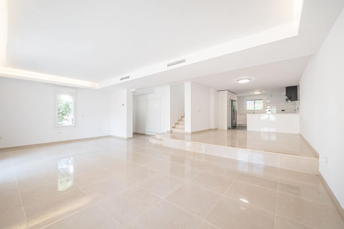 3-slaapkamer stadswoning in Marbella – Recent gerenoveerde townhouse in Atalaya Rio Verde in Marbella - foto 6
