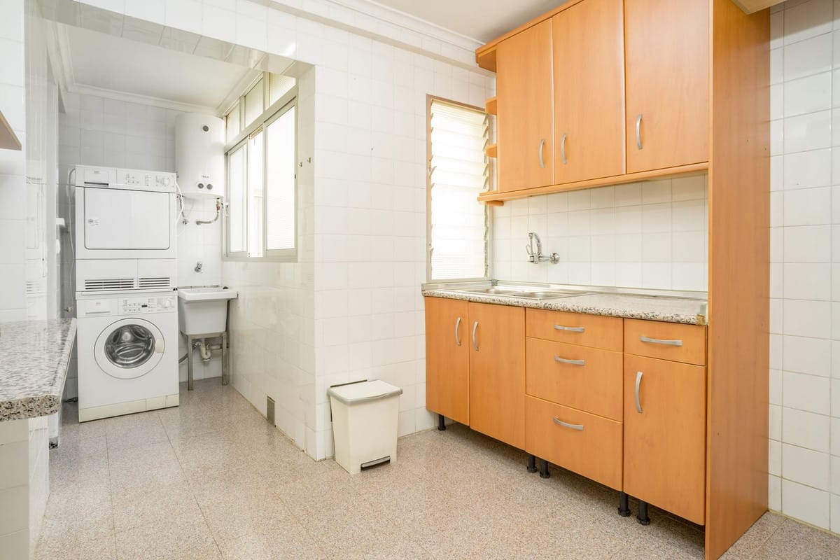 4 bedroom Apartment in Málaga in Málaga - foto 8