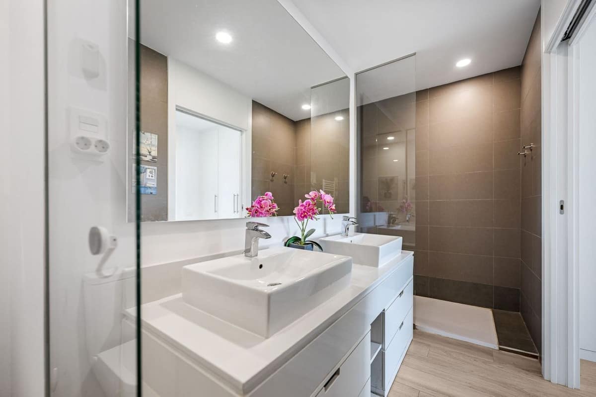3-slaapkamer townhouse met privé solarium en zeezicht in Cancelada, Estepona in Cancelada - foto 11