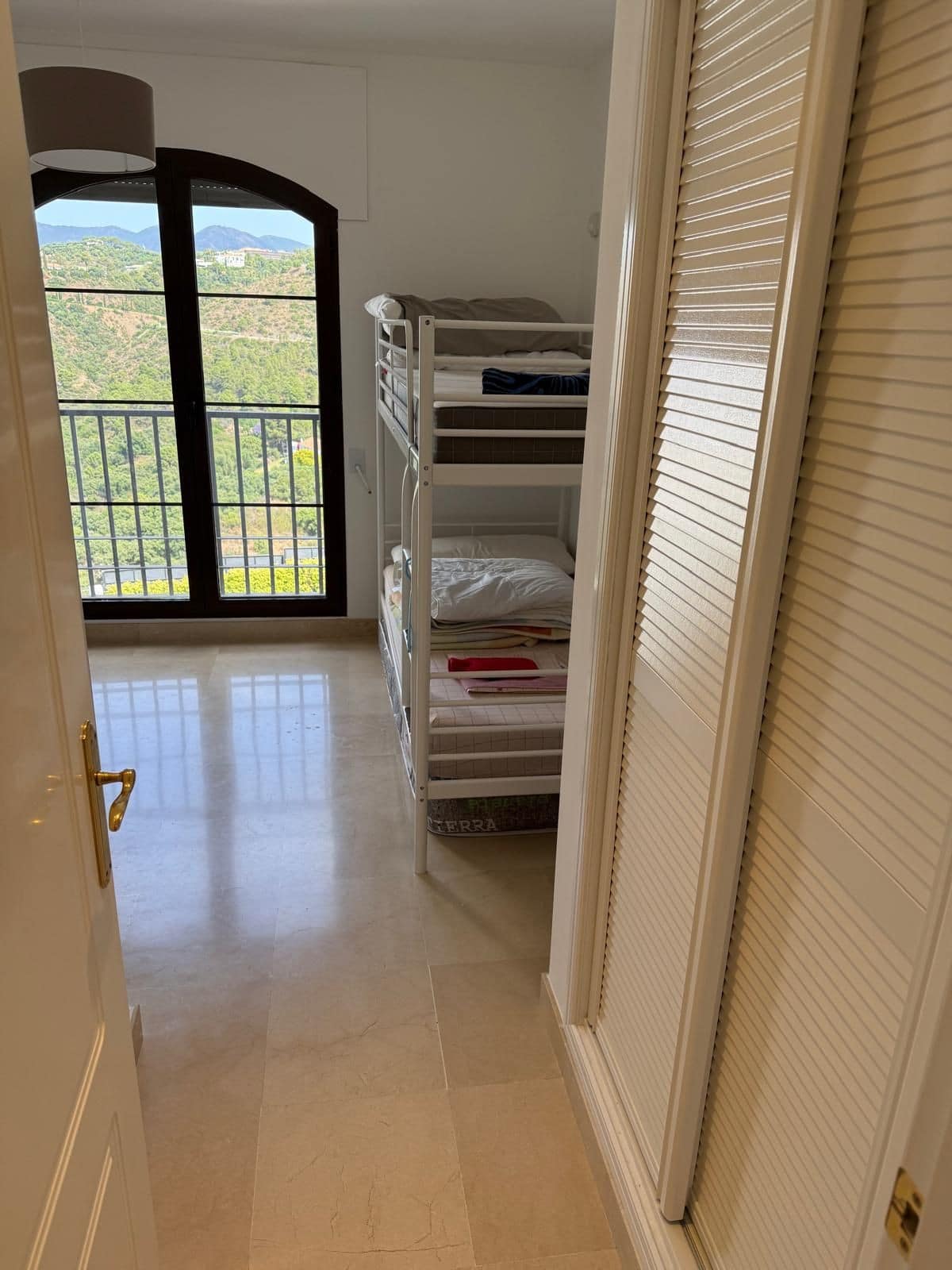 2 bedroom Apartment in Benahavís in Benahavís - foto 5
