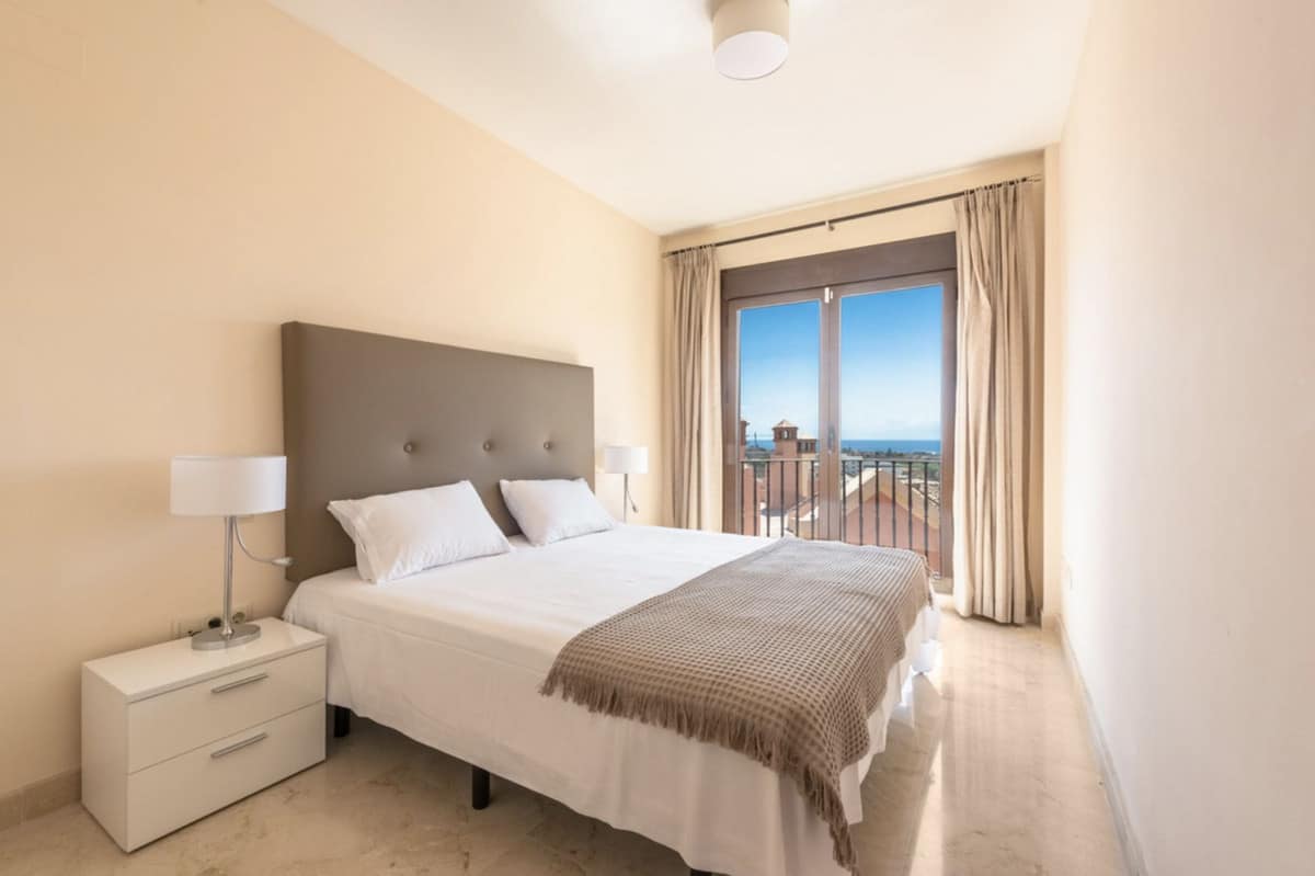Drie slaapkamers stadswoning met zeezicht in Estepona in Estepona - foto 5