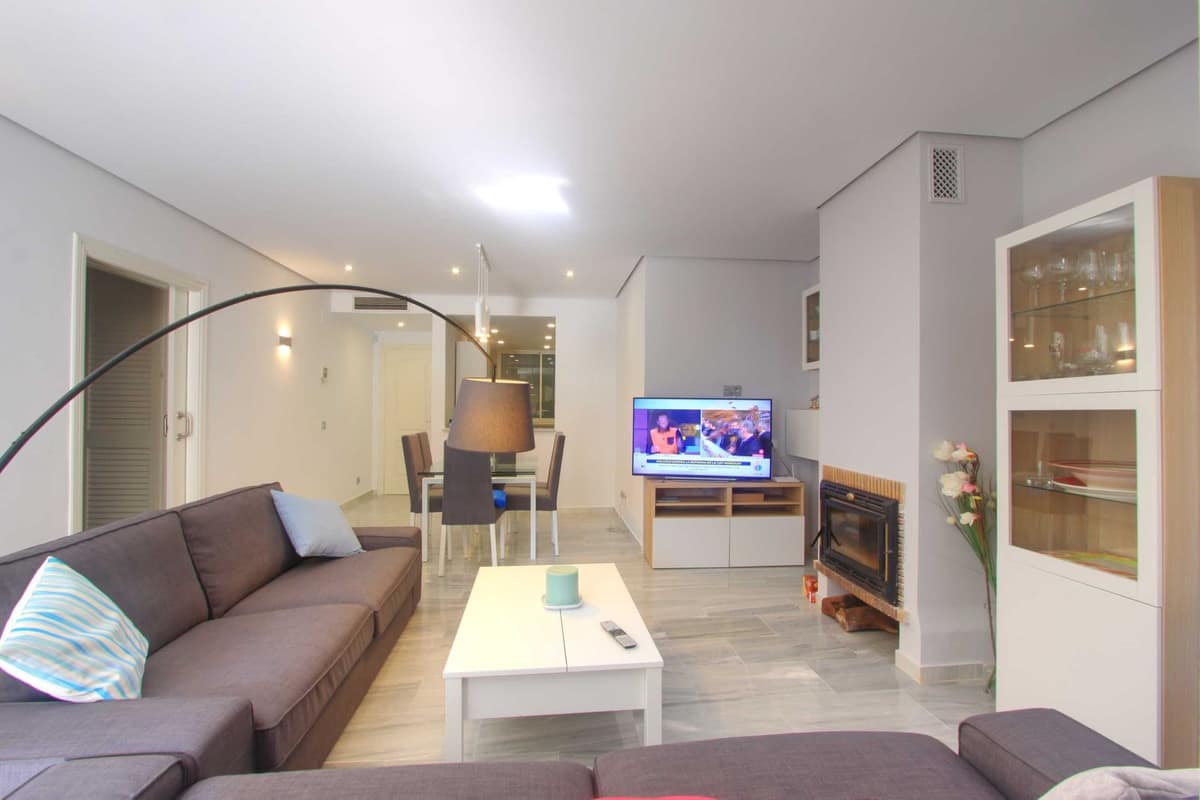 Drie-slaapkamerappartement op begane grond in Golden Beach, Elviria in Elviria - foto 8