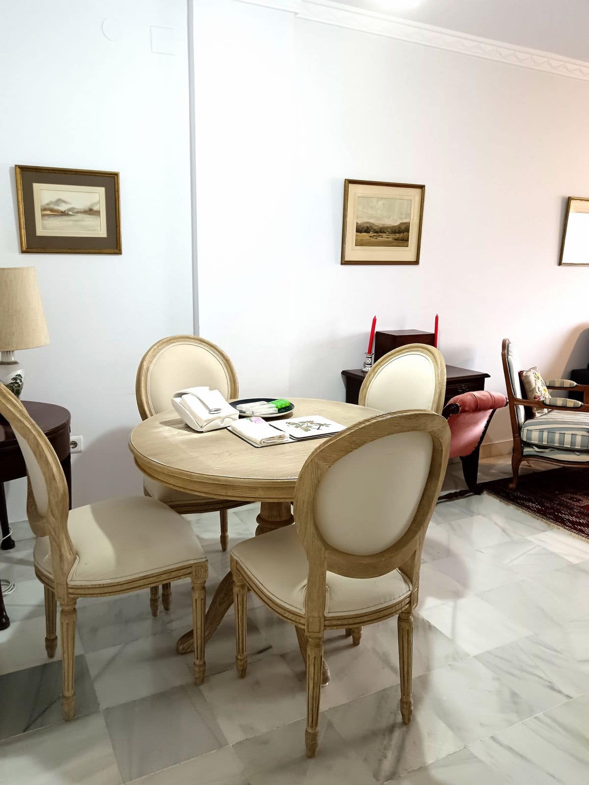 Drie-slaapkamer appartement in Marbella met zee- en bergzicht in Marbella - foto 6