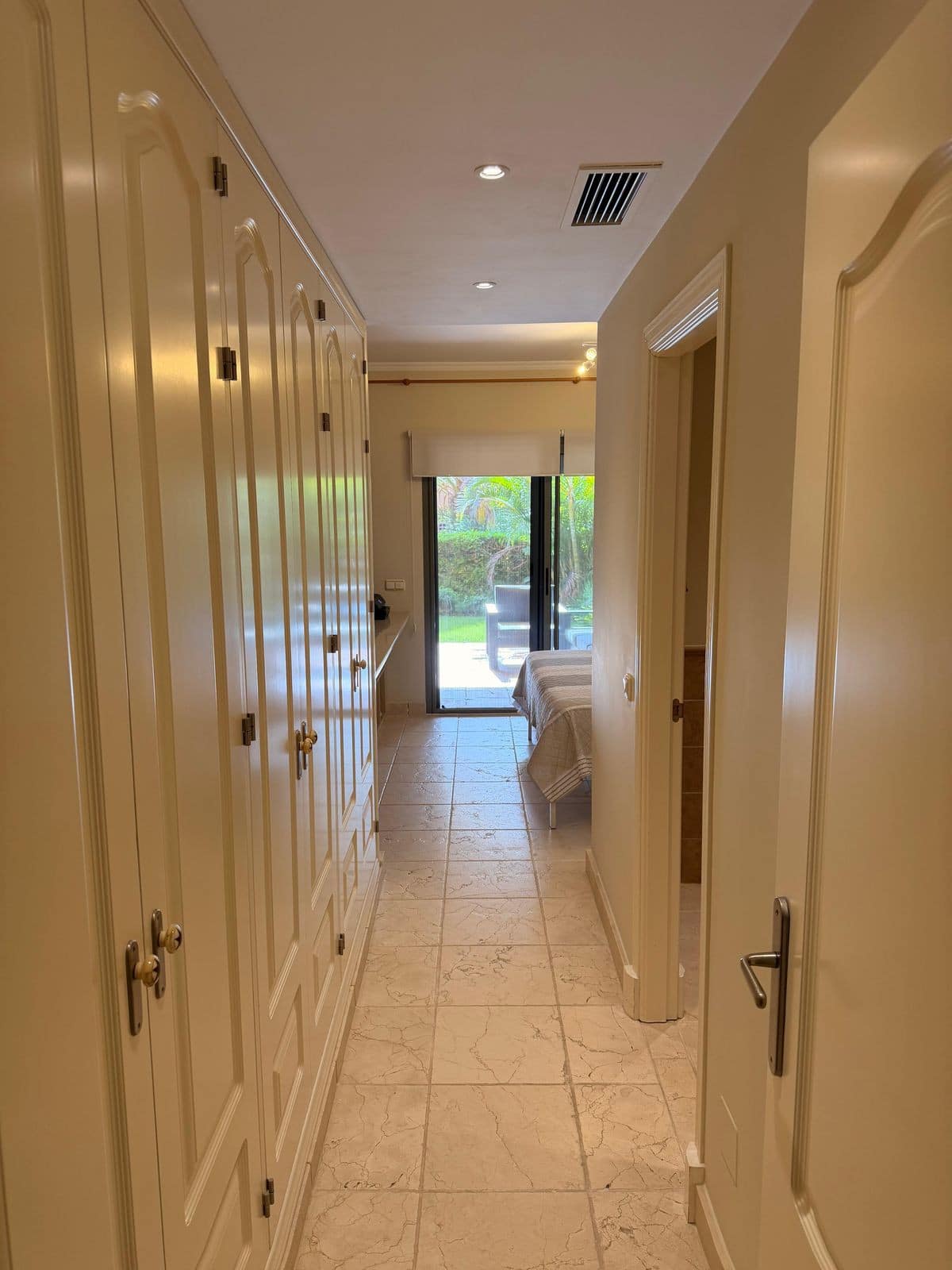 Drie-slaapkamer appartement in Estepona in Estepona - foto 19