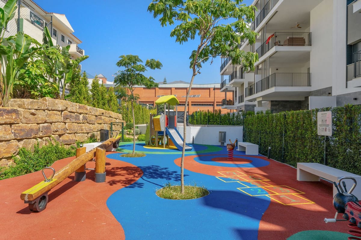 2 bedroom Apartment in Estepona in Estepona - foto 4