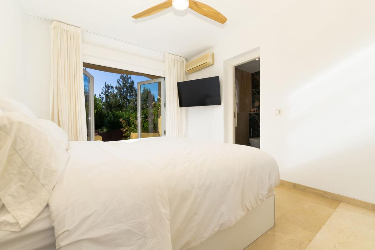 Drie-slaapkamer stadswoning in Calahonda, Mijas Costa in Calahonda - foto 2