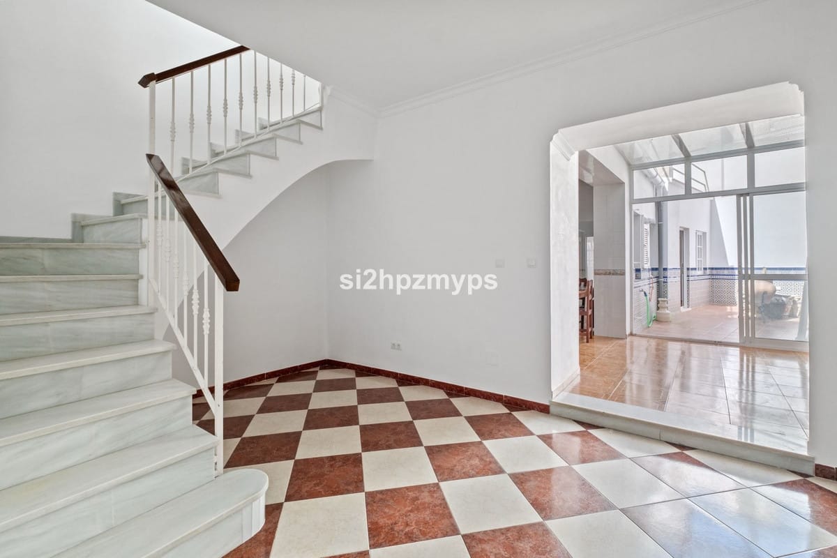 5-slaapkamer stadswoning in Nerja in Nerja - foto 4