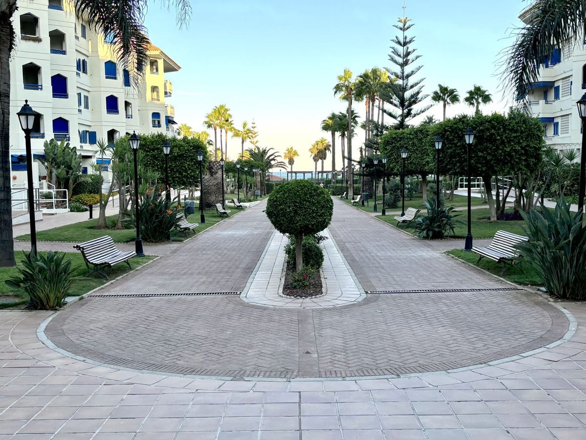 Appartement op de begane grond in Estepona, Costa del Sol in San Luis de Sabinillas - foto 17