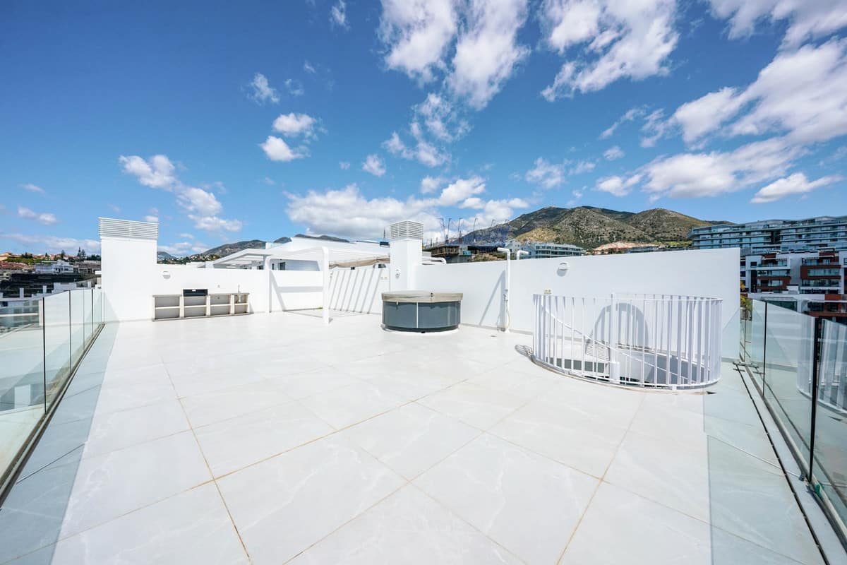 2 bedroom Apartment in Fuengirola in Fuengirola - foto 2