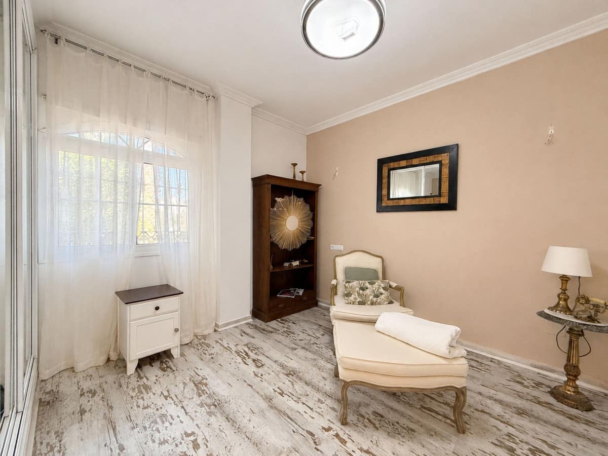 Gelijkvloers appartement met privéterras en tuin aan Estepona Golf in Estepona - foto 17