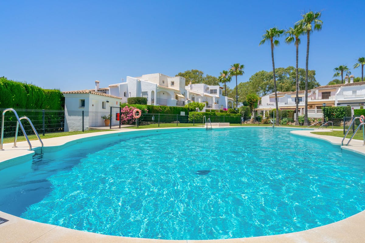 Drie slaapkamers stadswoning met privé-tuin in Nueva Atalaya, Estepona in Estepona - foto 5