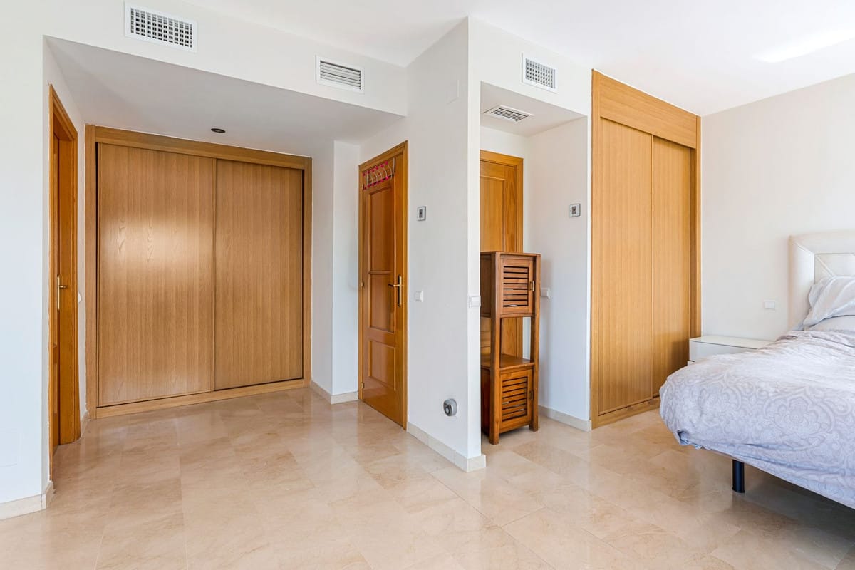 Penthouse duplex met 3 slaapkamers in Selwo, Costa del Sol in Selwo - foto 15