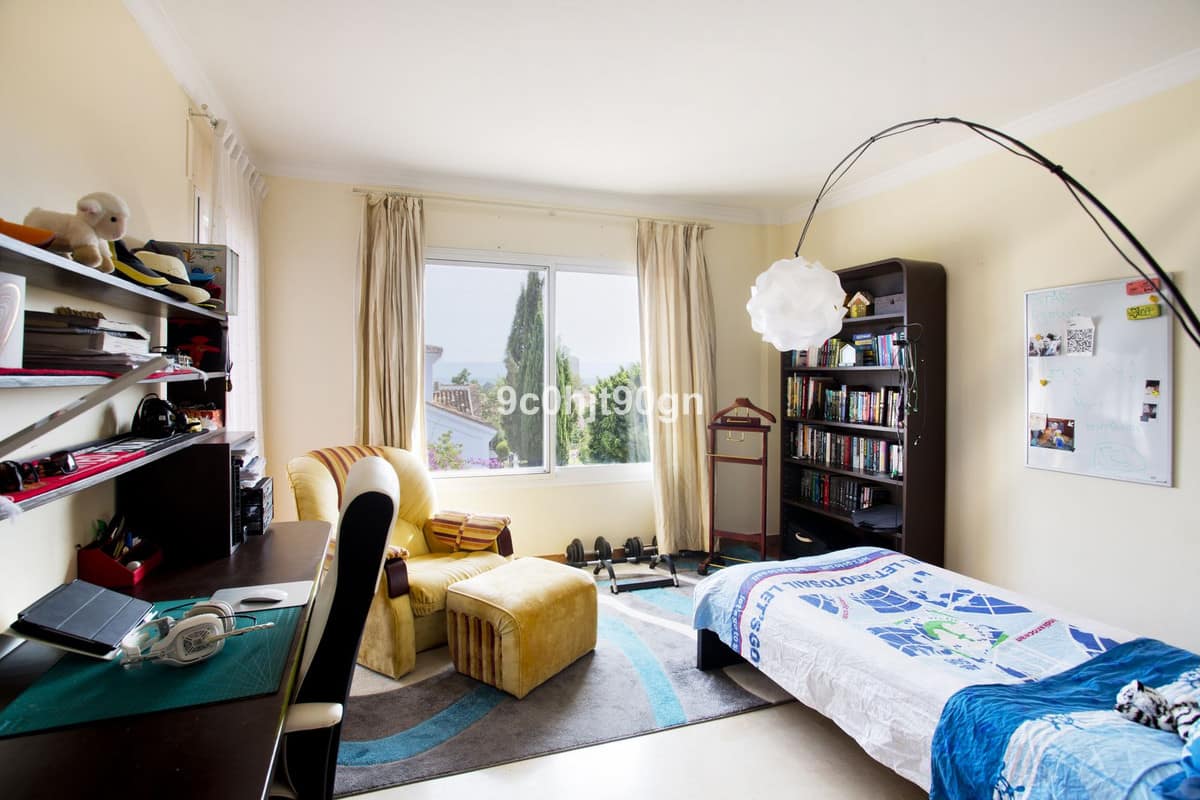 Luxe 5-slaapkamer villa in Elviria in Elviria - foto 16