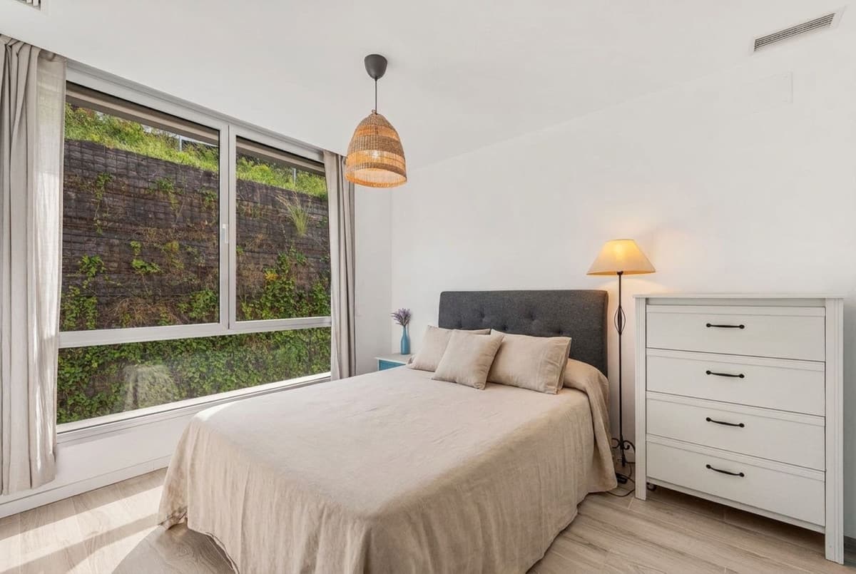 3-slaapkamer townhouse met privé solarium en zeezicht in Cancelada, Estepona in Cancelada - foto 12