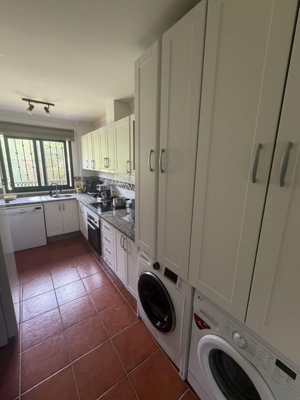 Drie-slaapkamerappartement in Elviria, Marbella in Marbella - foto 5