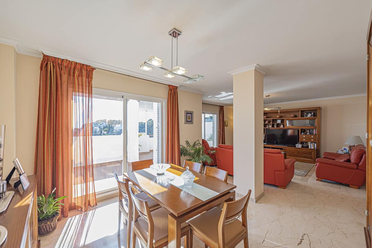 Duplex-penthouse met vier slaapkamers in Selwo – zeezicht in Selwo - foto 11