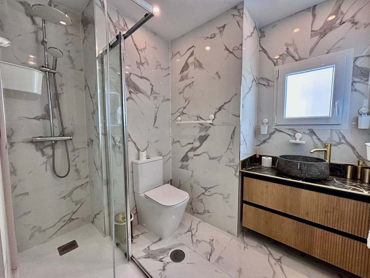 Elegant gerenoveerde penthouse met 2 slaapkamers in Marbella Old Town in Marbella - foto 7