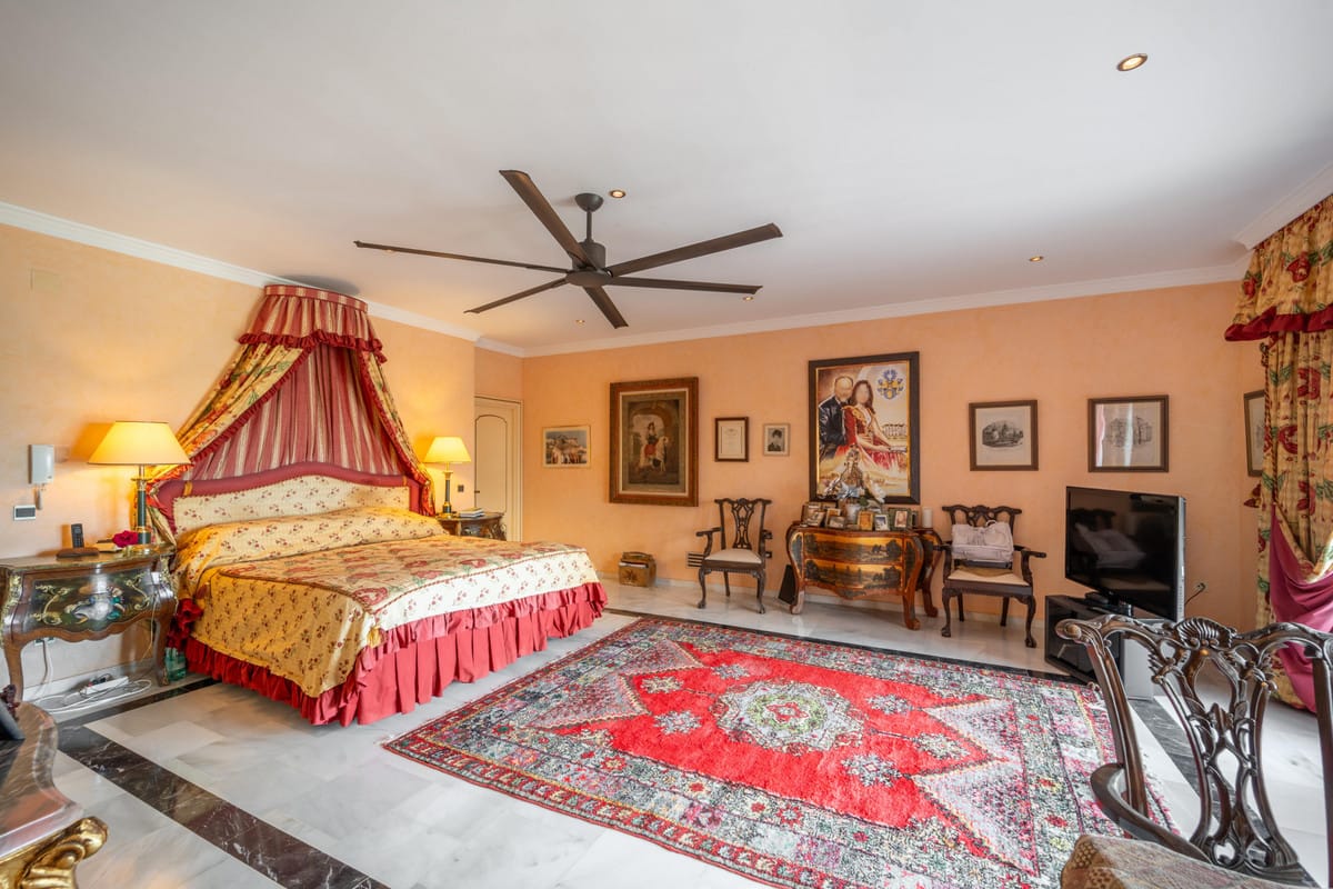 Villa met 9 slaapkamers in Estepona in Estepona - foto 16