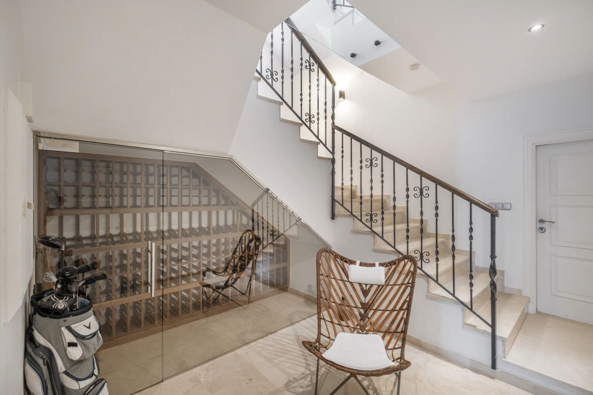 6 bedroom House in El Madroñal in El Madroñal - foto 12