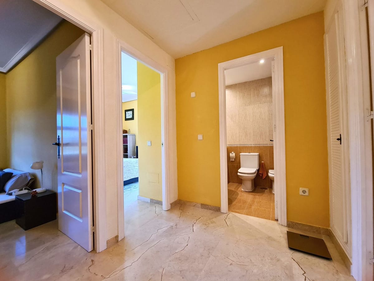 Villa met 3 slaapkamers in La Duquesa in La Duquesa - foto 12