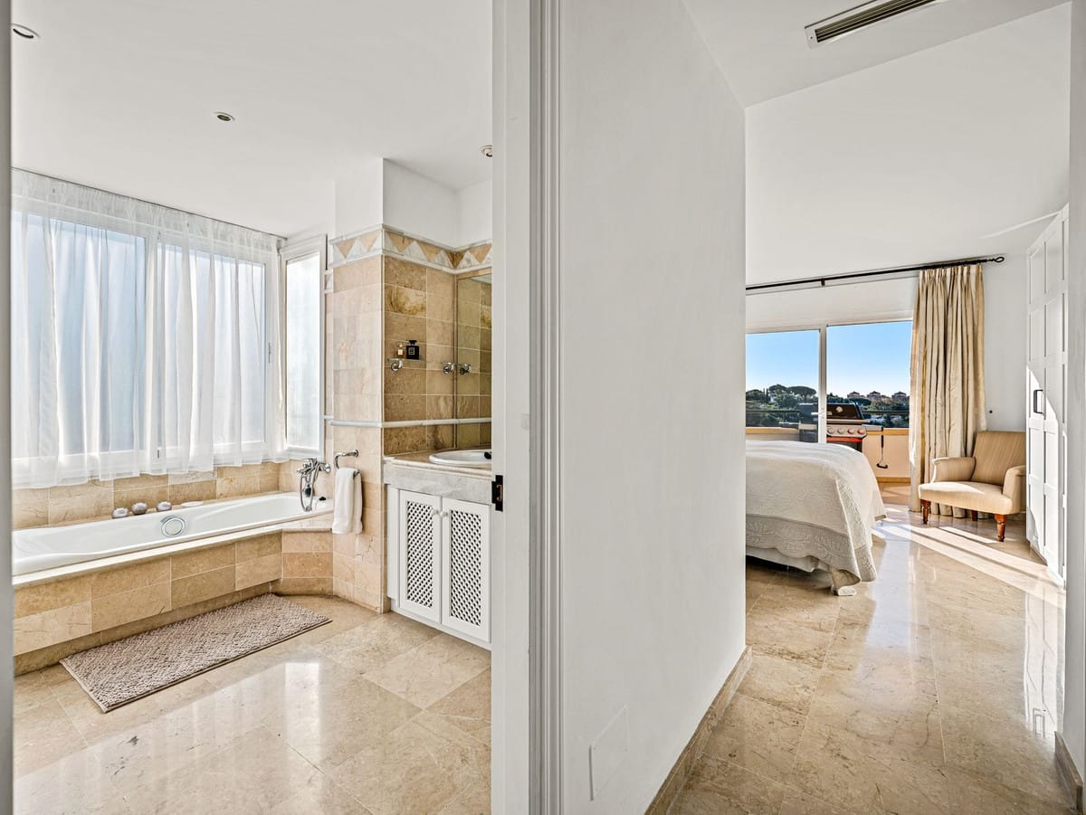Drie-slaapkamer appartement in Elviria Hills in Elviria - foto 10