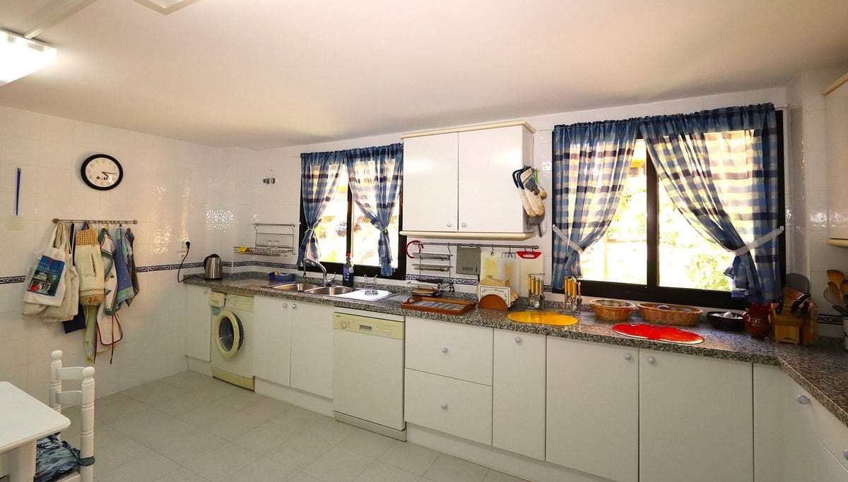 Drie-slaapkamerappartement in Selwo, Estepona in Selwo - foto 12