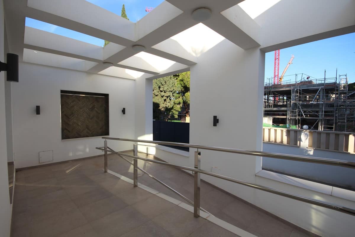 Drie-slaapkamer villa in Elviria aan het strand in Elviria - foto 7