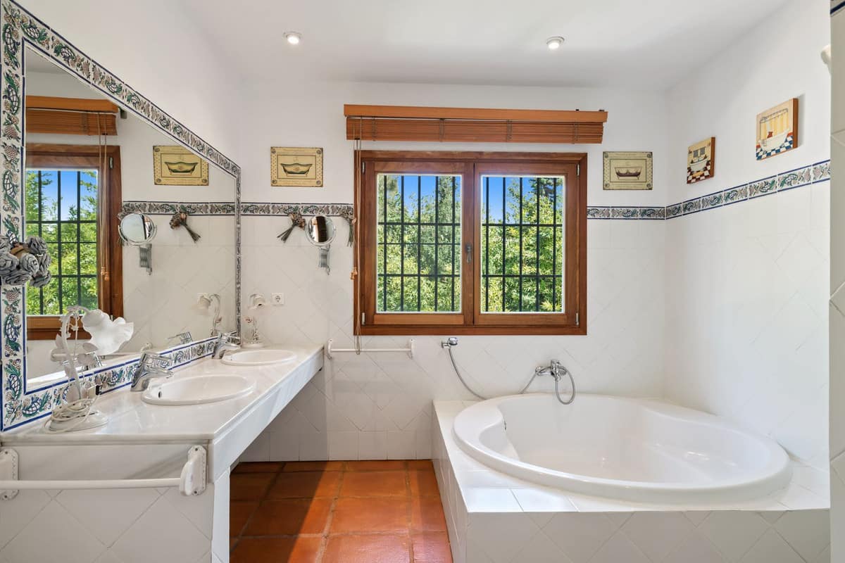 Huis met 6 slaapkamers aan het strand in Marbesa in Marbesa - foto 12