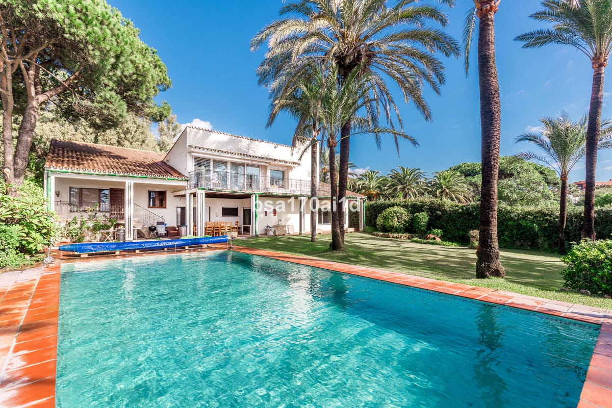 Villa met 5 slaapkamers in Los Monteros in Los Monteros - foto 8