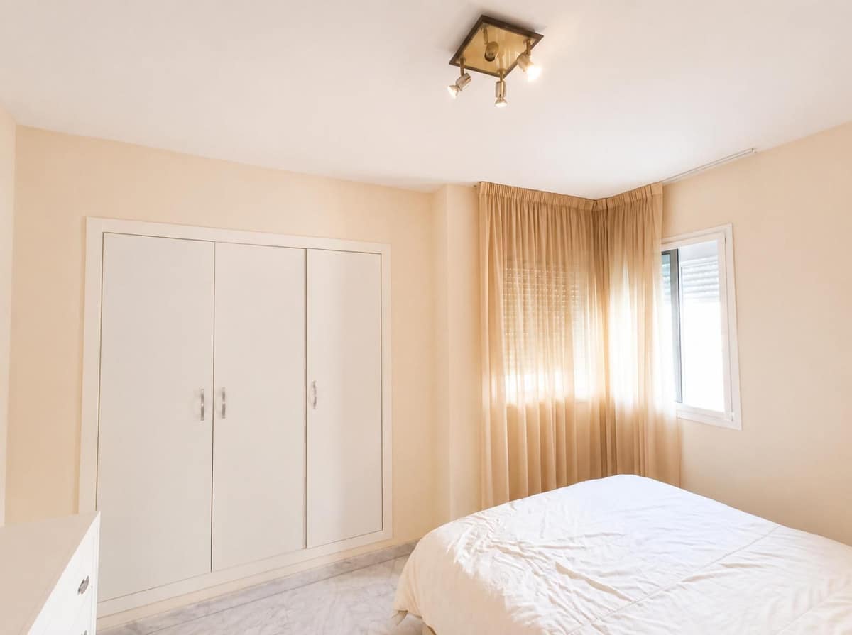 Ruim 3-slaapkamer appartement op de eerste verdieping met lift in Bailén Miraflores in Bailen Miraflores - foto 12